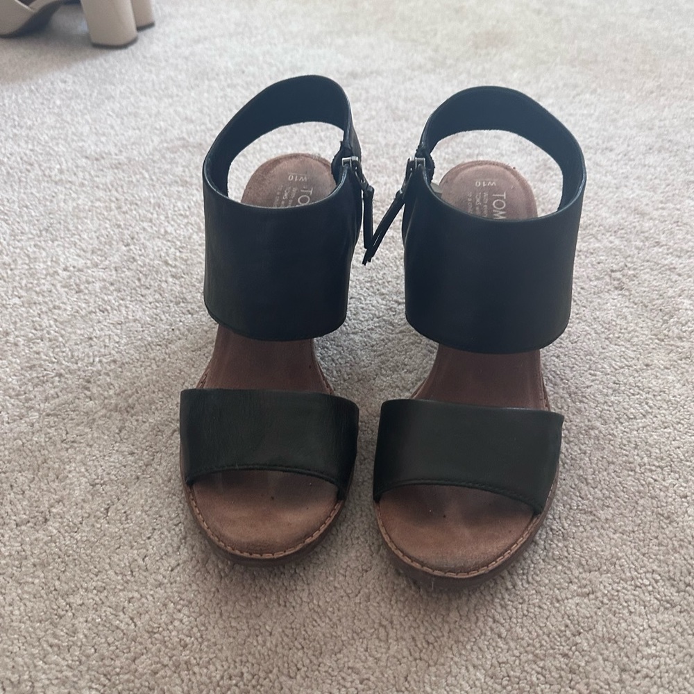 TOMS Majorca cut out heel size 10W